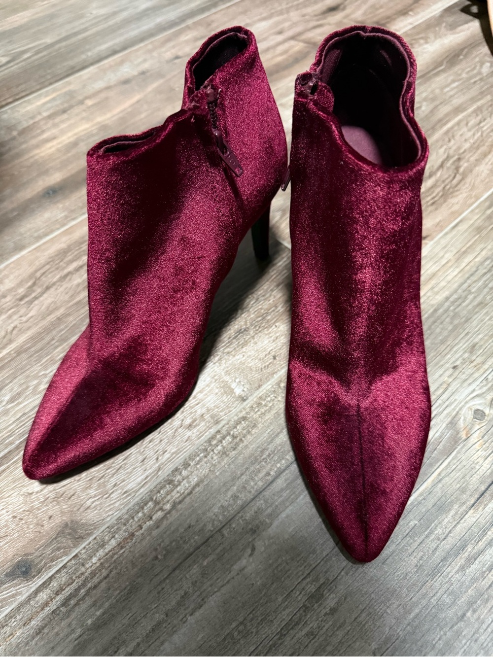 Old Navy Burgundy Velvet Pointed Ankle Booties